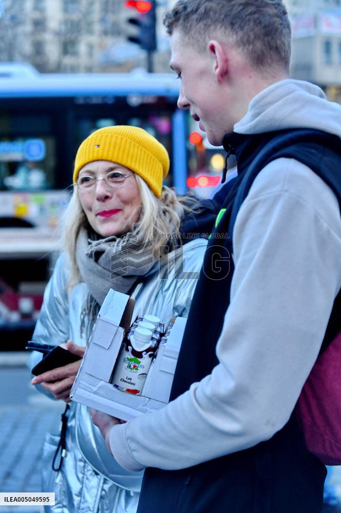 Operation Promotes Fair Trade Milk In Paris - France