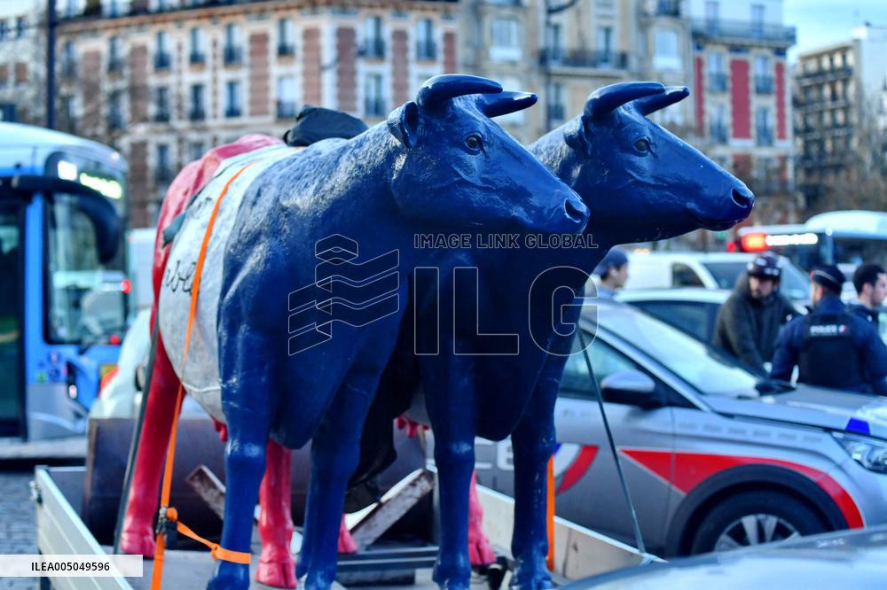 Operation Promotes Fair Trade Milk In Paris - France