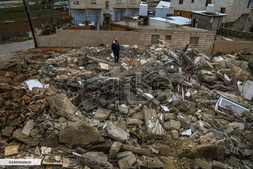 Israeli Forces Raid Hebron January 15