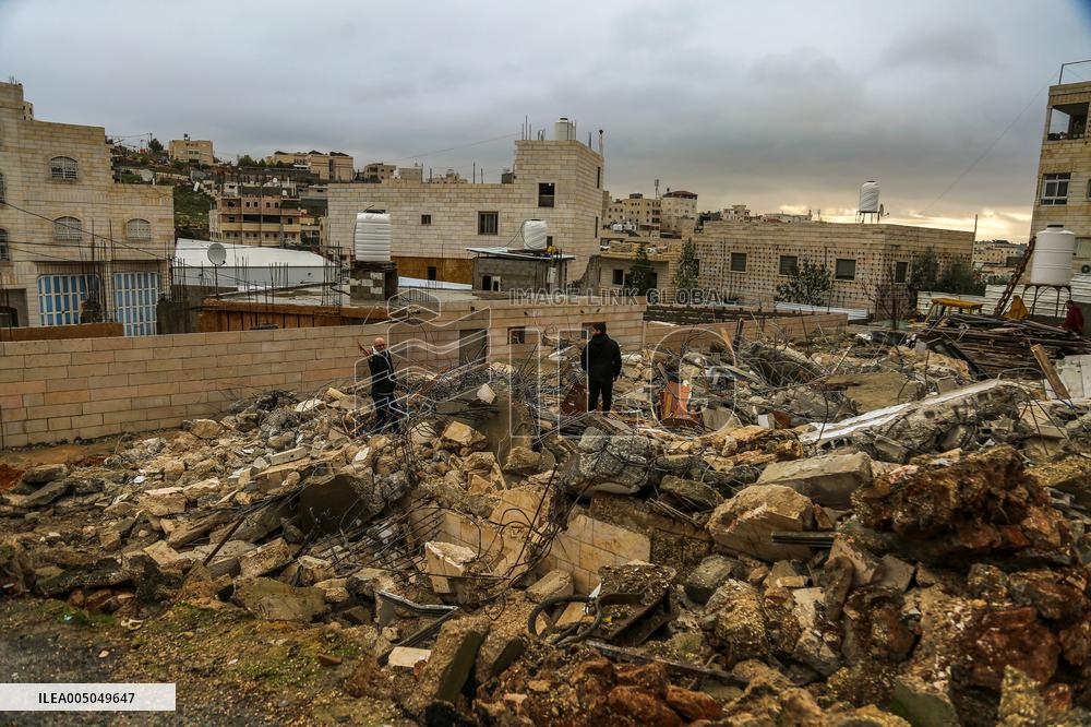 Israeli Forces Raid Hebron January 15