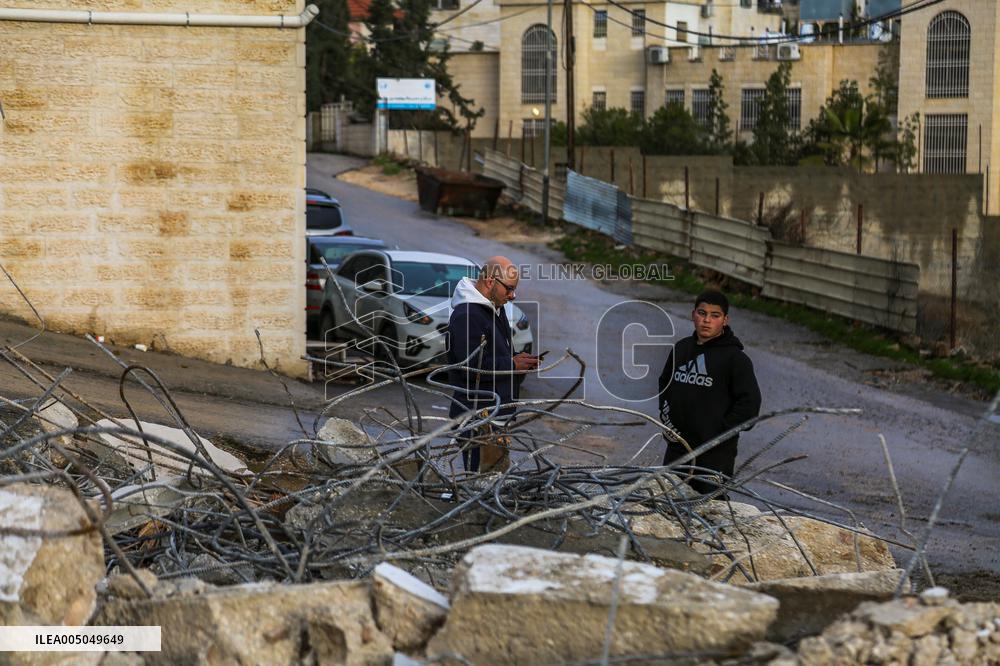 Israeli Forces Raid Hebron January 15