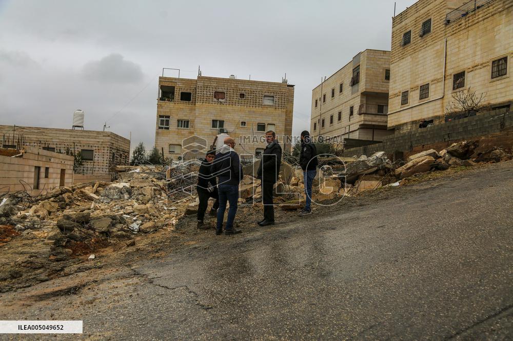 Israeli Forces Raid Hebron January 15
