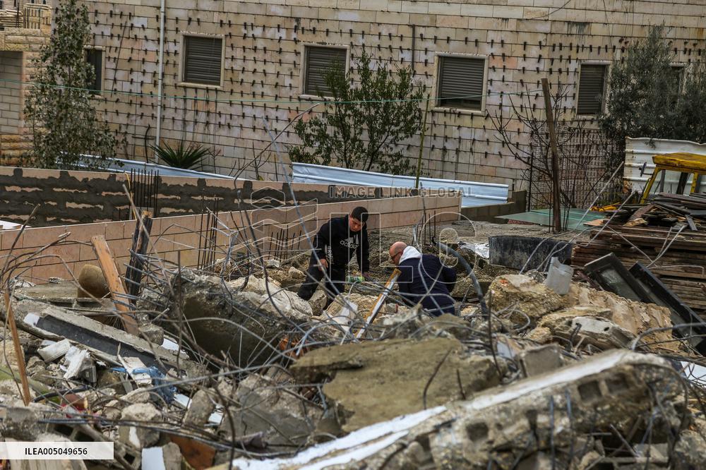 Israeli Forces Raid Hebron January 15