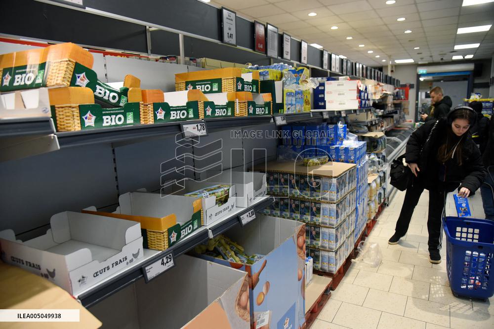 Illustration - Egg Shortages In Supermarkets - Paris