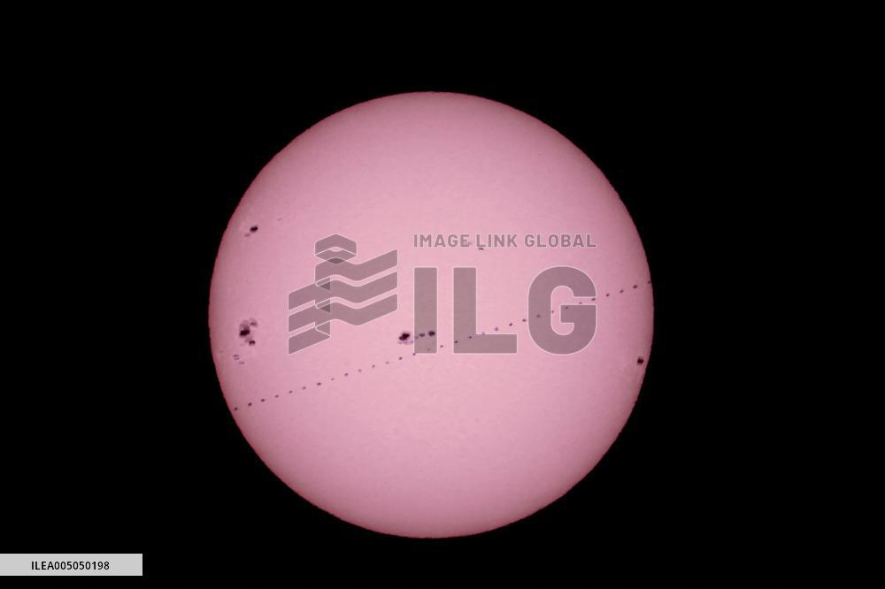 Chinese Space Station Passing in Front of The Sun