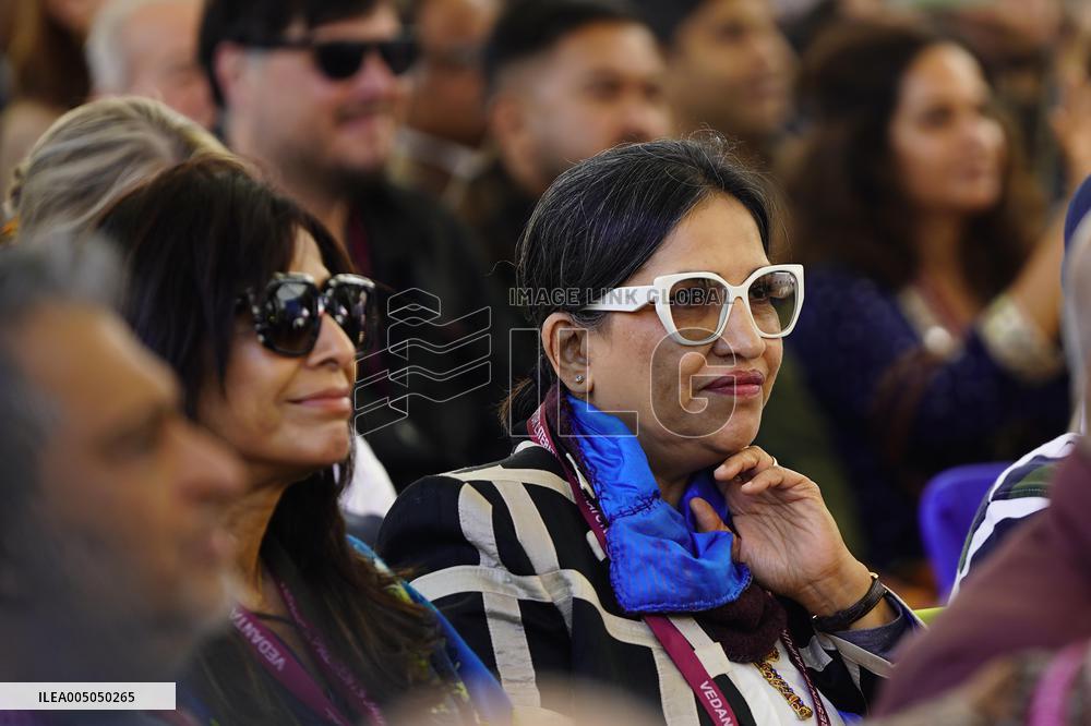 Visitors Attend Inaugural Jaipur Literature Festival - India