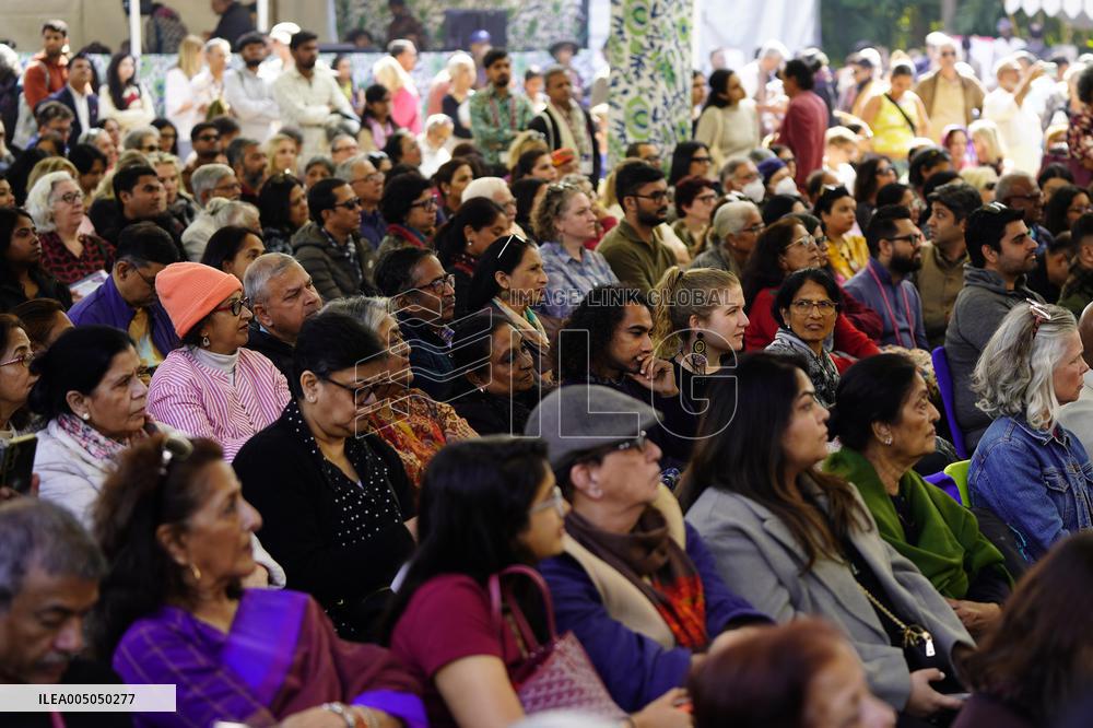 Visitors Attend Inaugural Jaipur Literature Festival - India