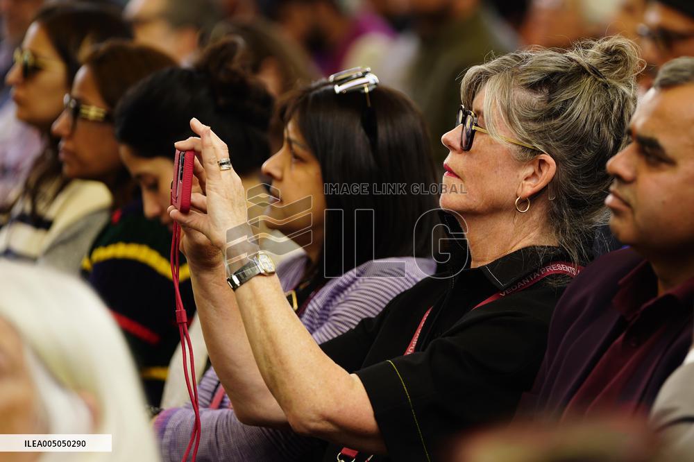 Visitors Attend Inaugural Jaipur Literature Festival - India