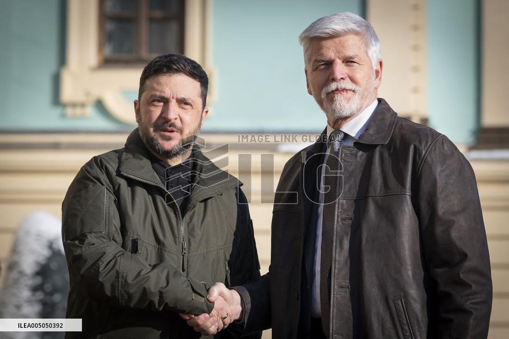 Zelensky Meets Pavel For Extended Talks - Kyiv