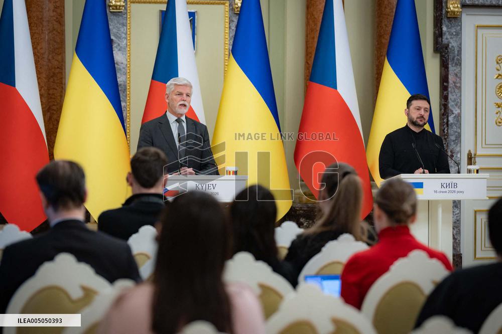 Zelensky Meets Pavel For Extended Talks - Kyiv