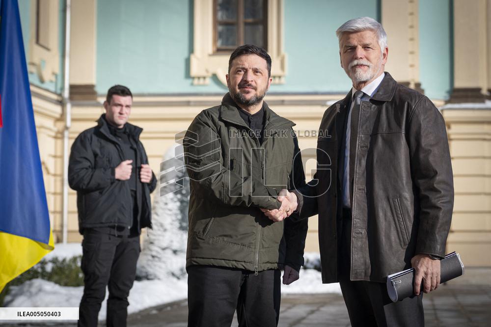 Zelensky Meets Pavel For Extended Talks - Kyiv