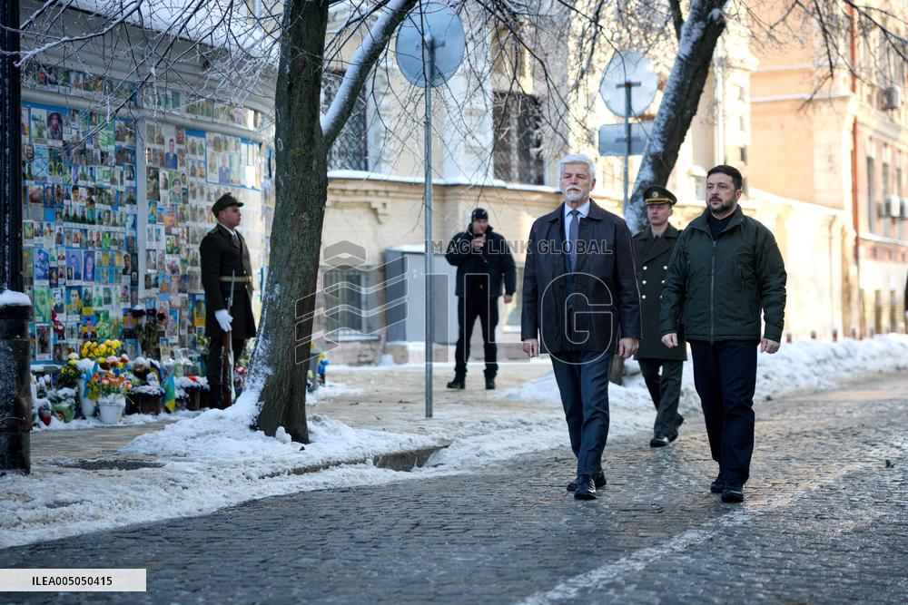 Zelensky and Pavel Honor Memorial Wall - Kiev