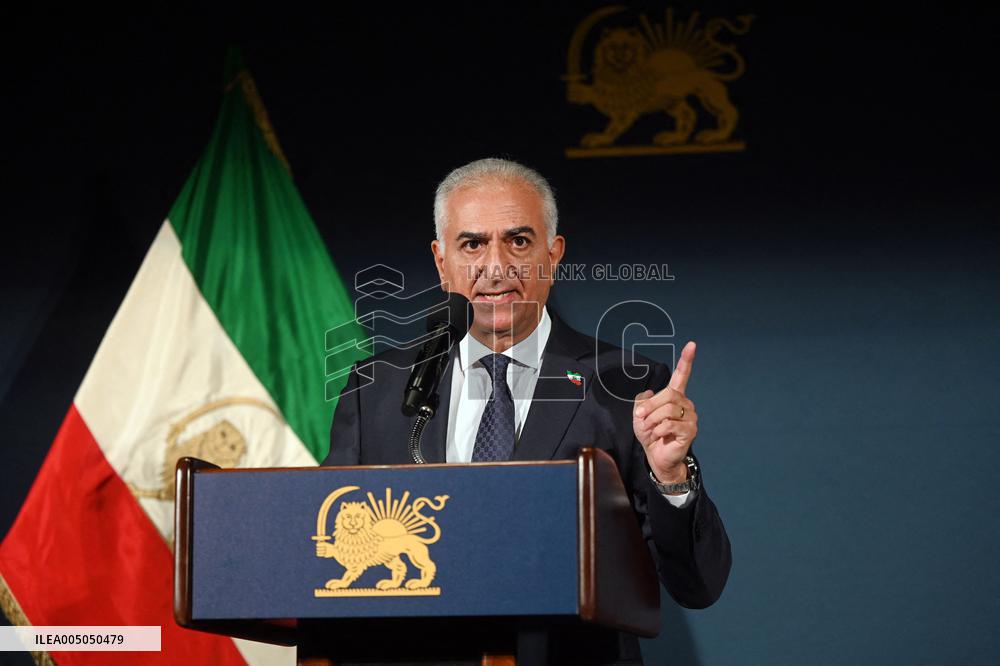 Exiled crown prince Reza Pahlavi speaks at a news conference in Washington DC.