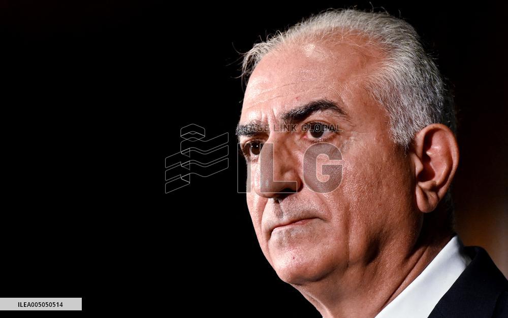 Exiled crown prince Reza Pahlavi speaks at a news conference in Washington DC.