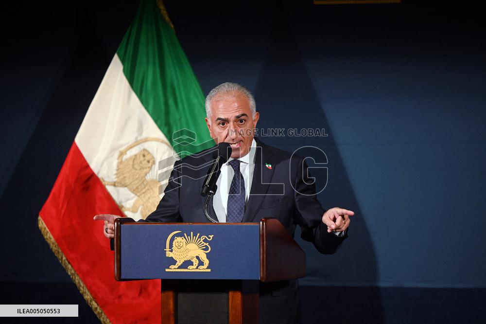 Exiled crown prince Reza Pahlavi speaks at a news conference in Washington DC.