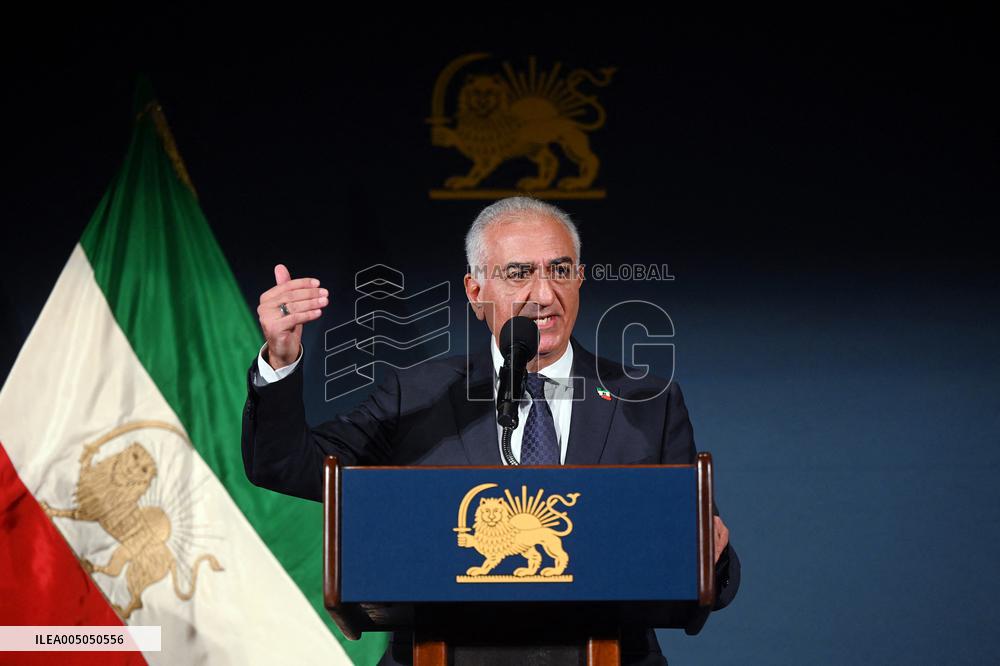 Exiled crown prince Reza Pahlavi speaks at a news conference in Washington DC.