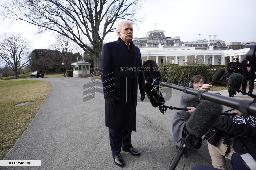 Donald Trump deparst to Florida - Washington