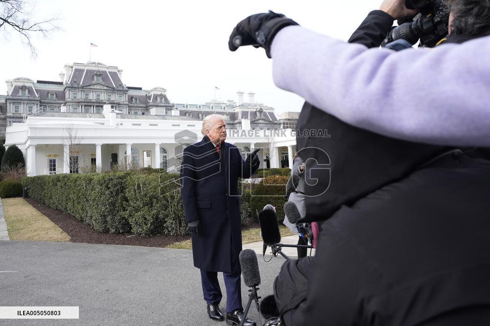 Donald Trump deparst to Florida - Washington