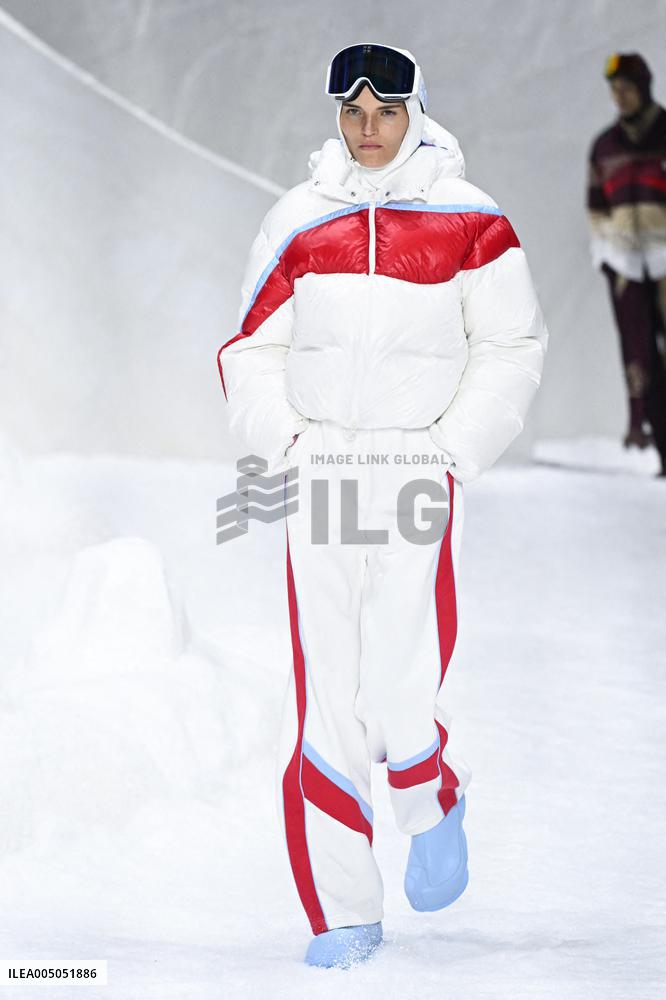 MFW - Li-Ning Runway