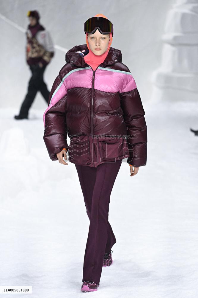 MFW - Li-Ning Runway