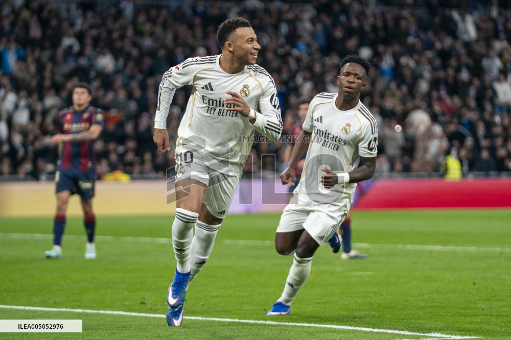 La Liga - Real Madrid v Levante