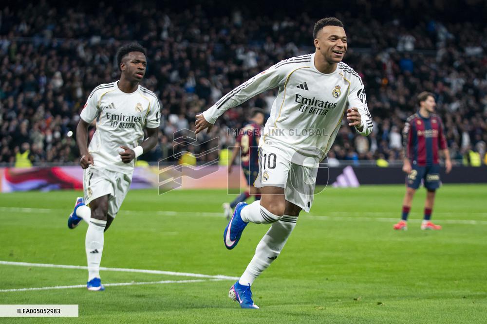 La Liga - Real Madrid v Levante