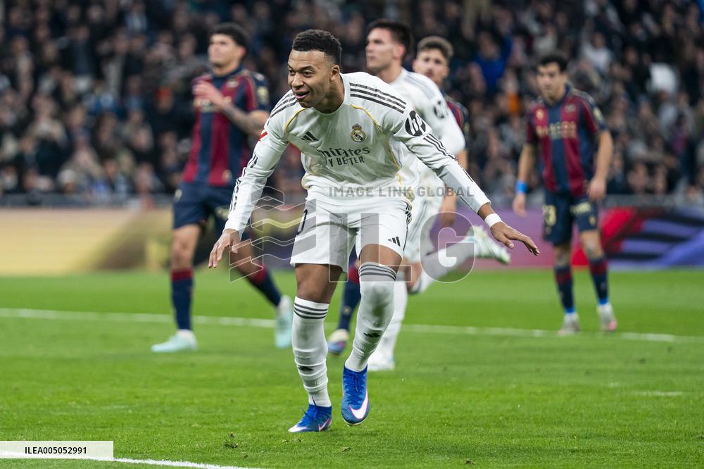 La Liga - Real Madrid v Levante