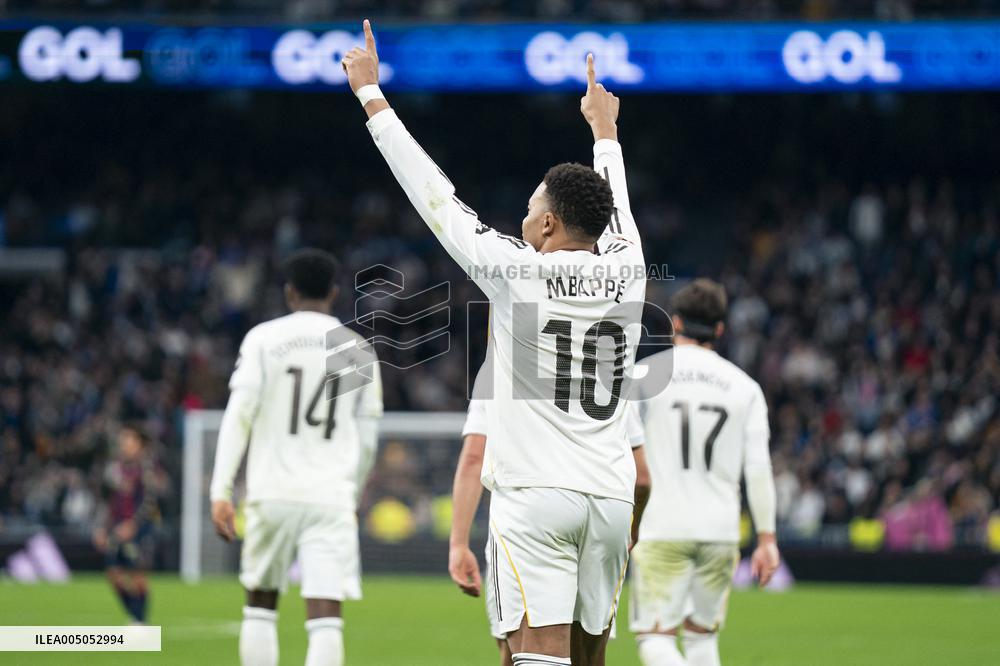 La Liga - Real Madrid v Levante