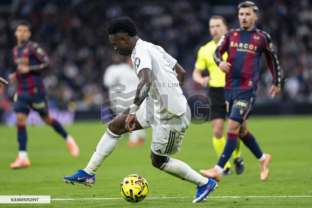 La Liga - Real Madrid v Levante