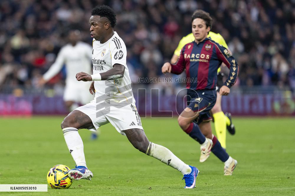 La Liga - Real Madrid v Levante