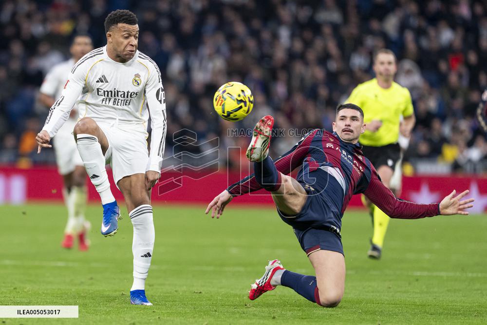 La Liga - Real Madrid v Levante