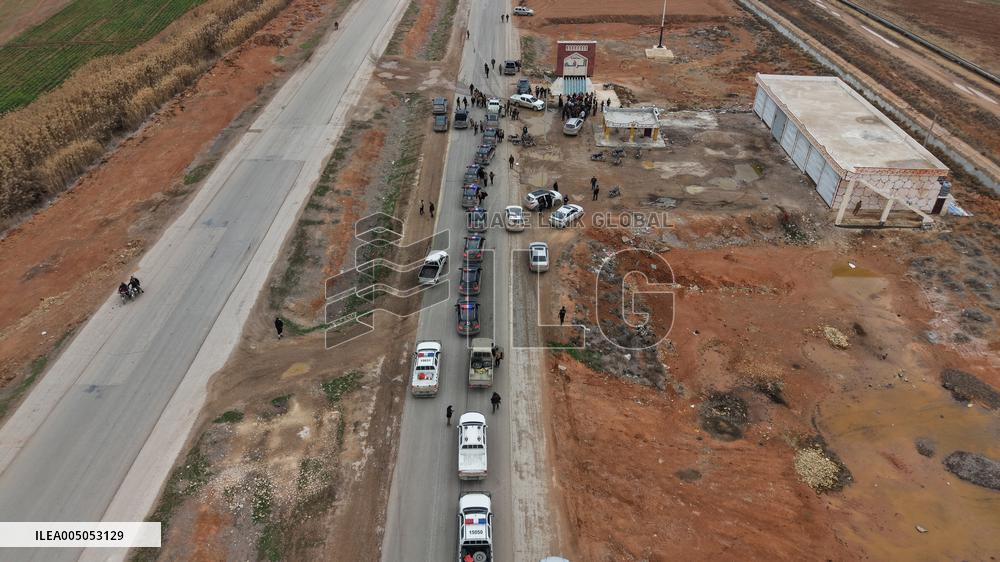 Civilians Welcome Syrian Army After SDF Withdraw - Syria