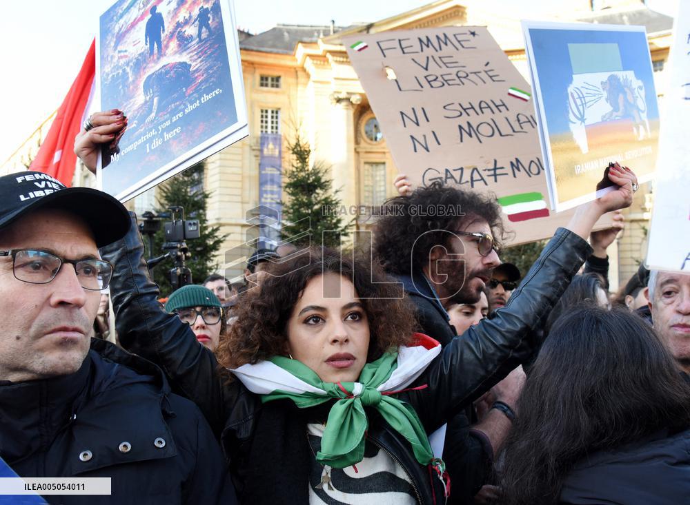 Protest March In Solidarity With Iranian People - Paris
