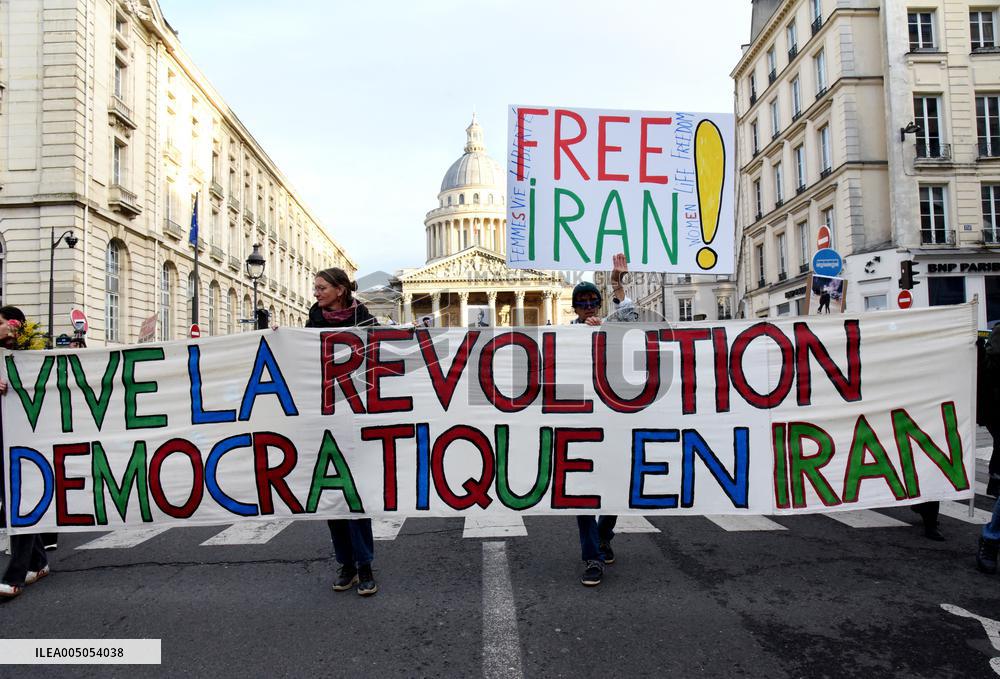Protest March In Solidarity With Iranian People - Paris