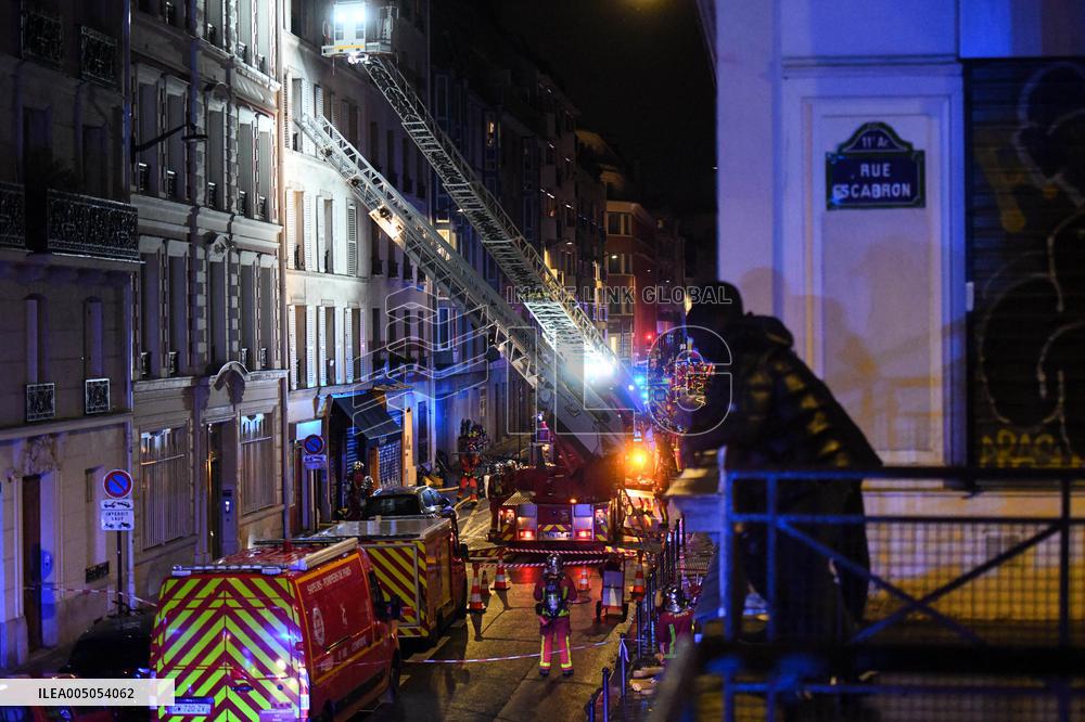 Apartment Collapse Injures 19 People - Paris