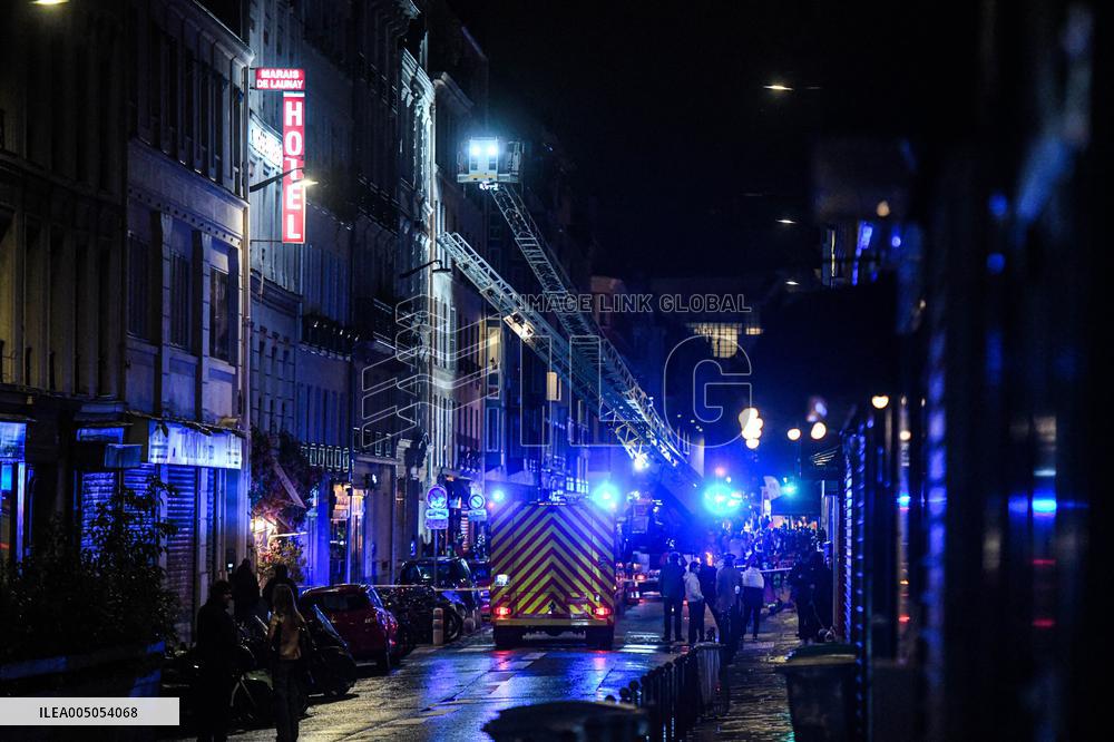 Apartment Collapse Injures 19 People - Paris