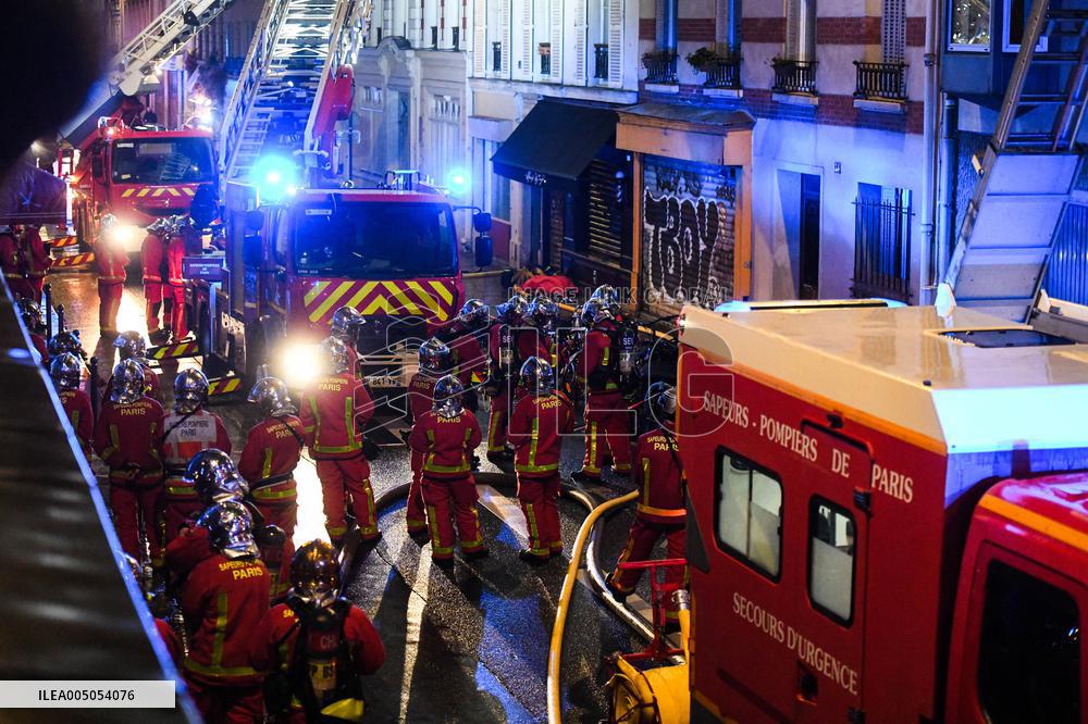 Apartment Collapse Injures 19 People - Paris