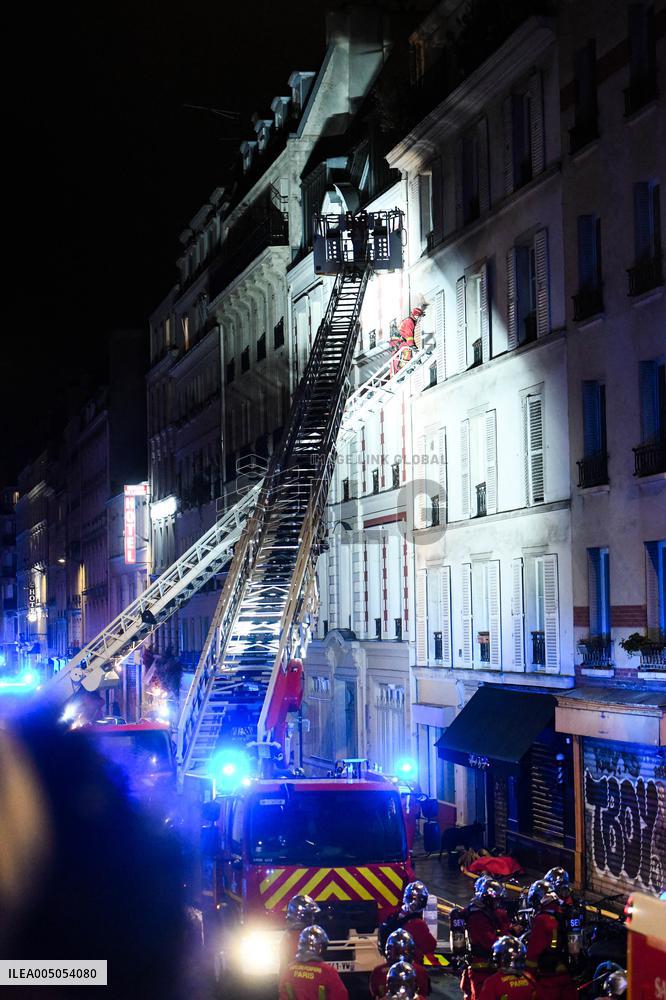 Apartment Collapse Injures 19 People - Paris