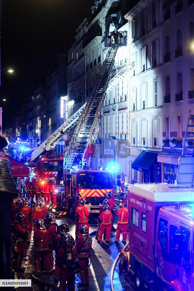 Apartment Collapse Injures 19 People - Paris