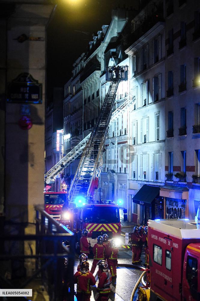 Apartment Collapse Injures 19 People - Paris