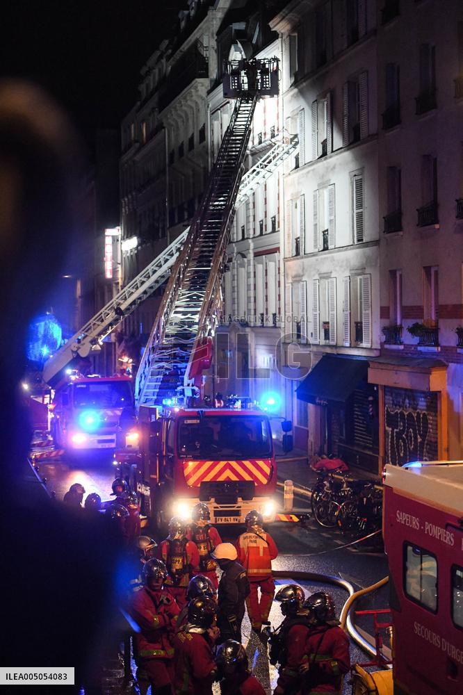 Apartment Collapse Injures 19 People - Paris