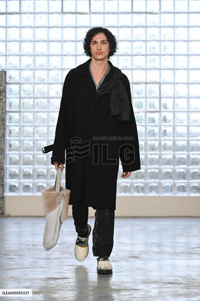 MFW - Simon Cracker Runway