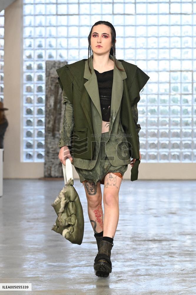 MFW - Simon Cracker Runway