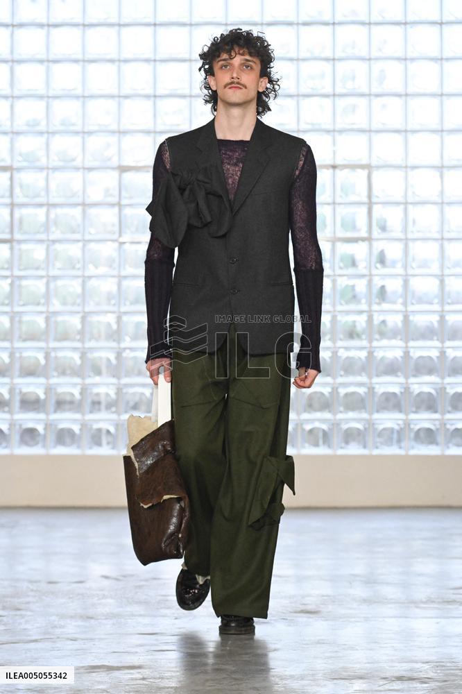 MFW - Simon Cracker Runway