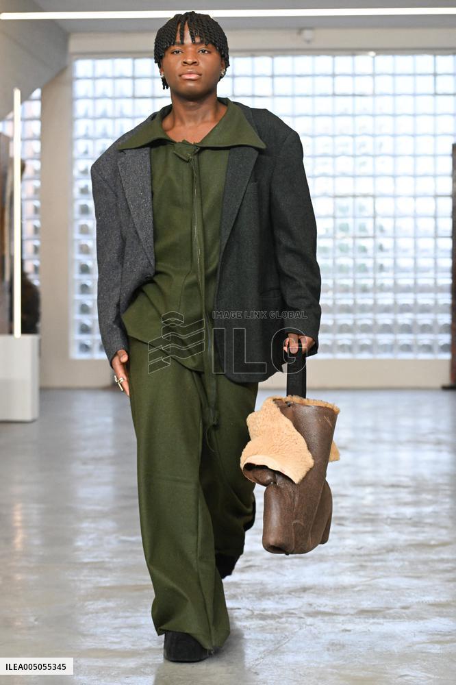 MFW - Simon Cracker Runway