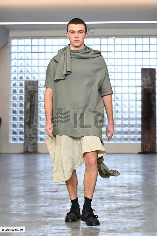 MFW - Simon Cracker Runway
