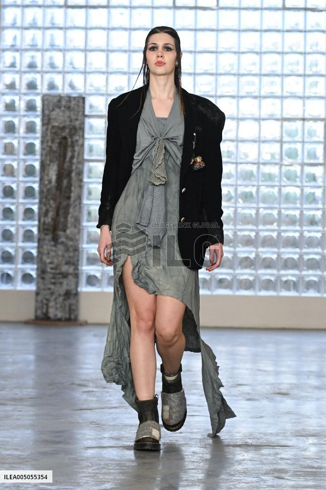 MFW - Simon Cracker Runway
