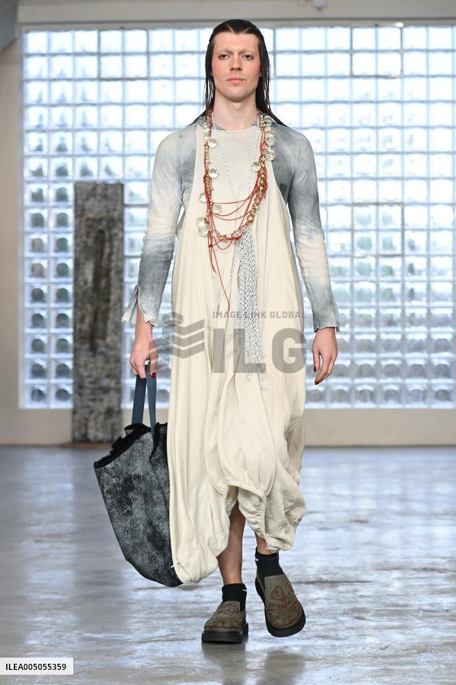 MFW - Simon Cracker Runway