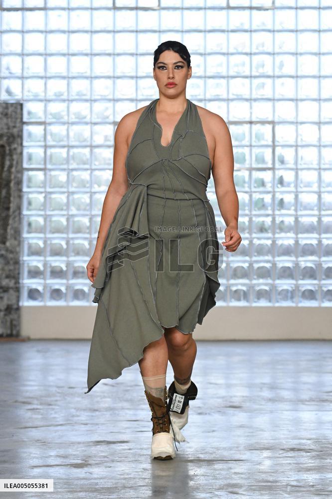 MFW - Simon Cracker Runway