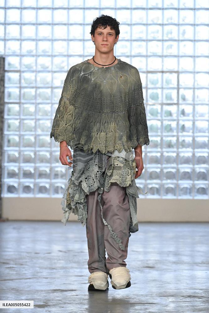 MFW - Simon Cracker Runway